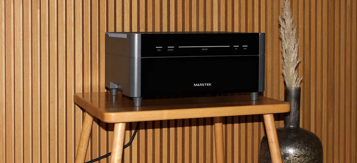 Rabot Batteriespeicher im Wohnzimmer